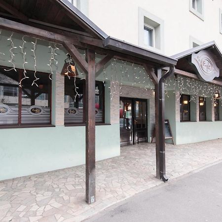 Casa De Piatra Bistro Hotell Cluj-Napoca Exteriör bild